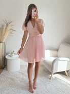 Robe plissée rose pâle - Louane