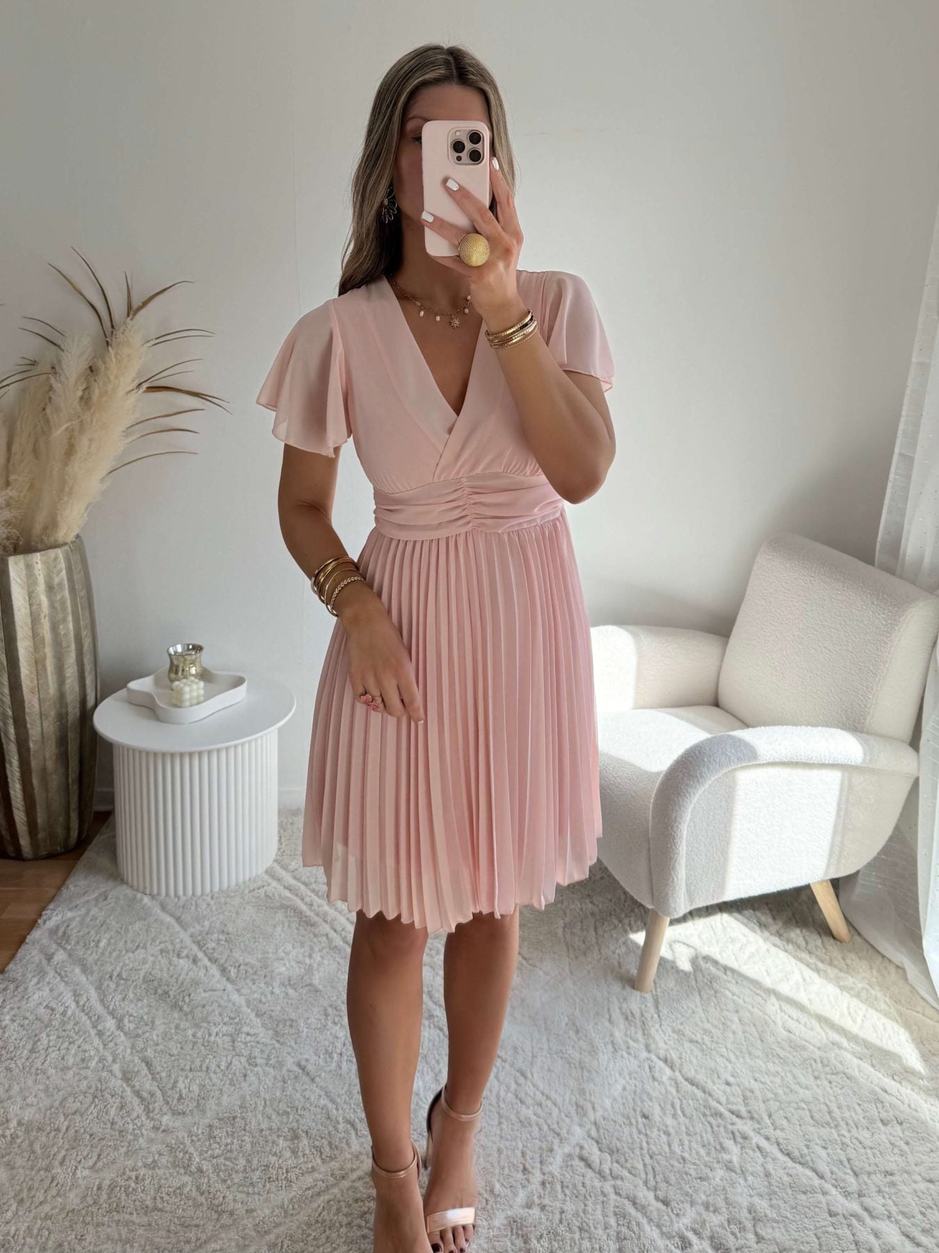 Robe plissée rose pâle - Louane