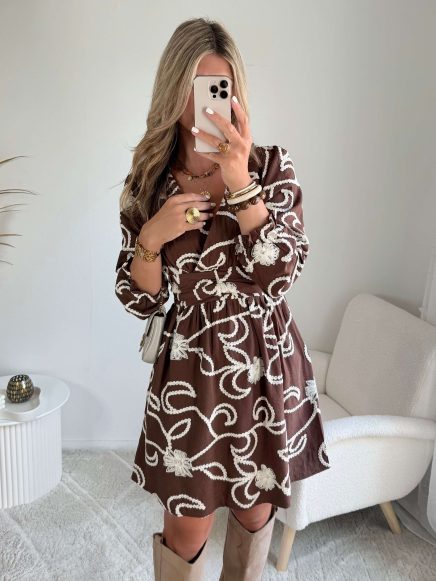 Robe brodée – Genna