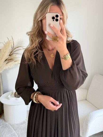Robe longue plissée marron foncé – Diane