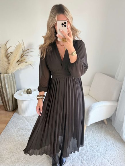 Robe longue plissée marron foncé – Diane