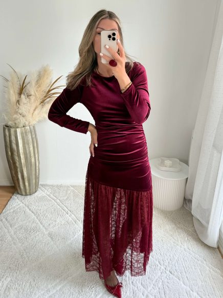 Robe dentelle bordeaux – Wanda
